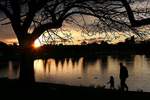 Father-and-daughter-Sunset-at-Centennial-Park-Sydney-Australia